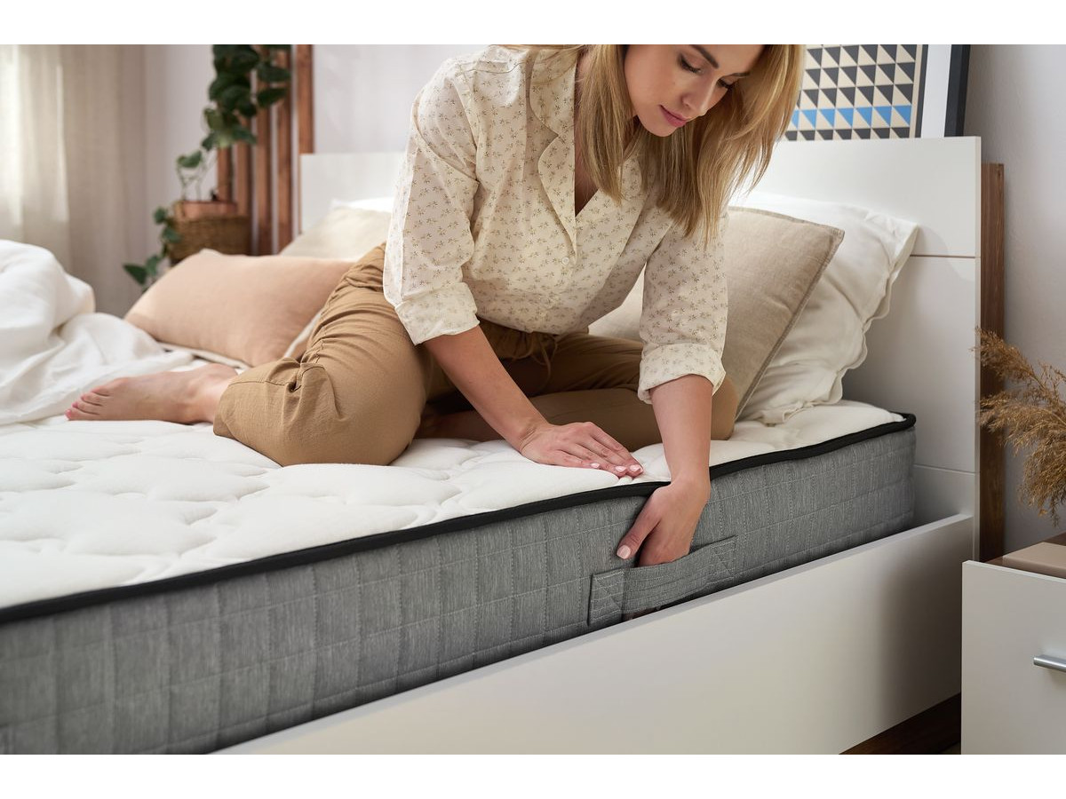 ZOE matras 26 cm 638 pocketveren + traagschuim