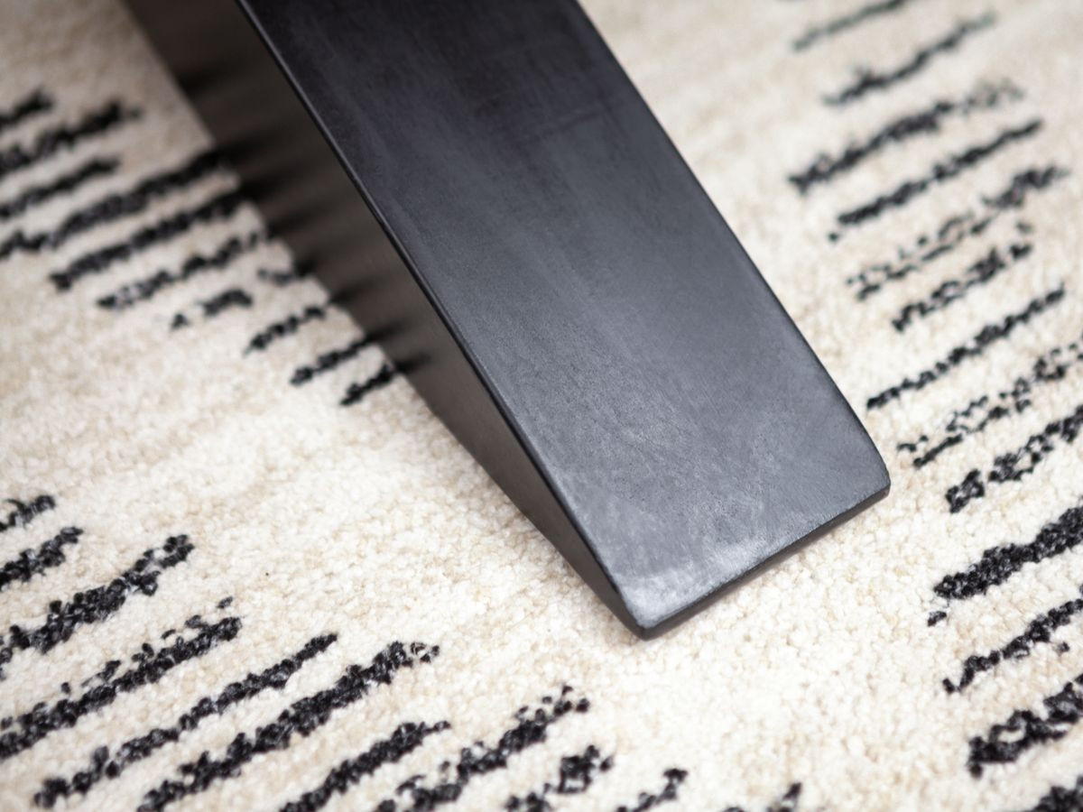 TWIST eettafel Massief acaciahout en zwarte metalen poten