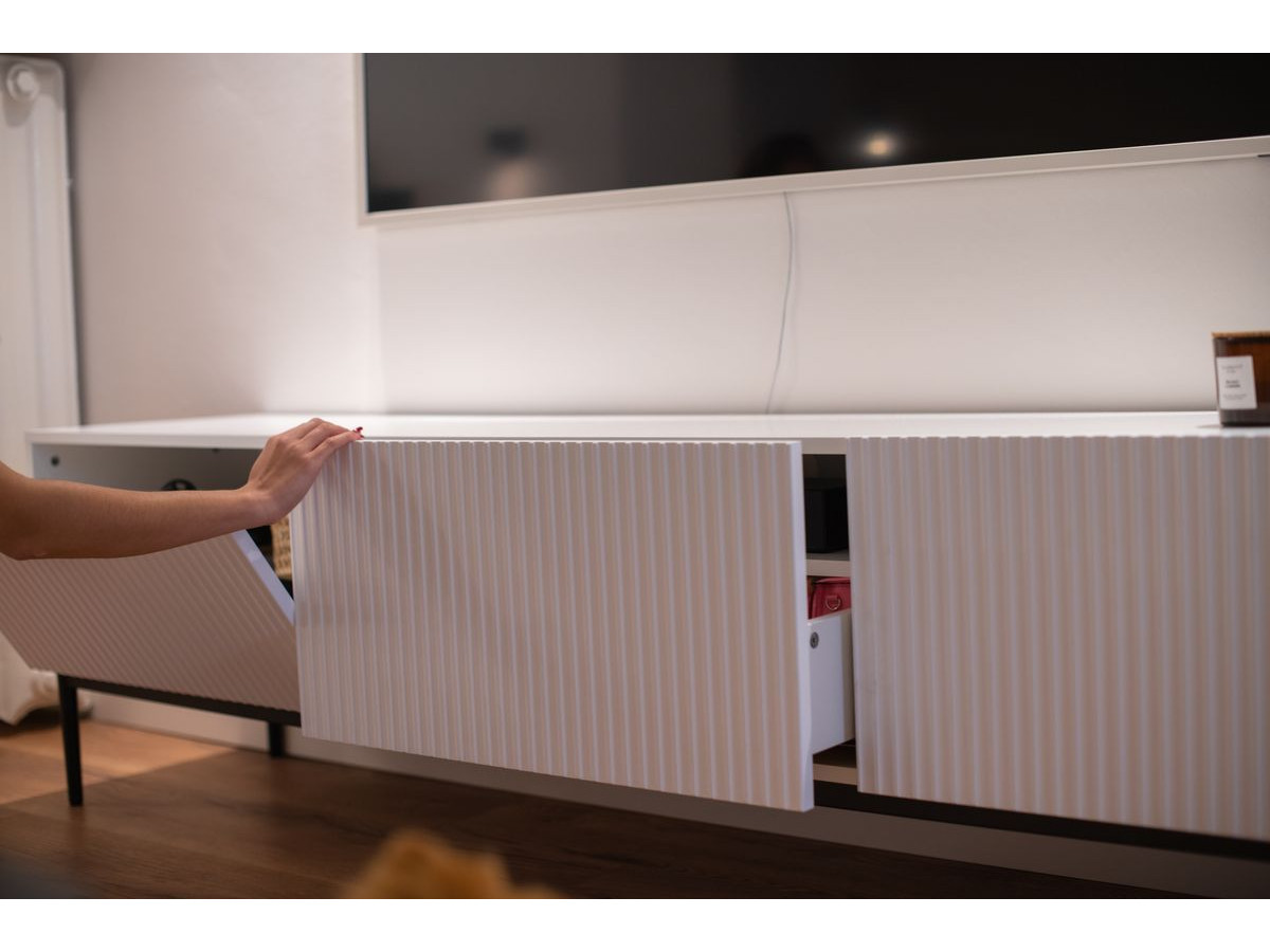 KASHA 200 cm TV-meubel met zwarte poten