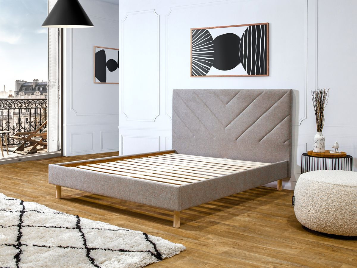 ROMANE bed met massieve lattenbodem in structuurstof