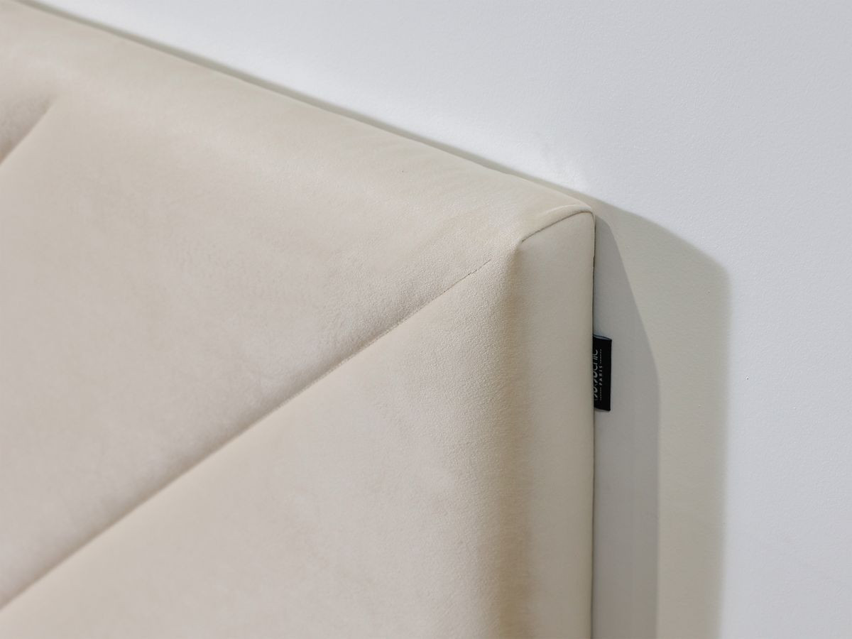 ROMANE bed met lattenbodem van massief fluweel