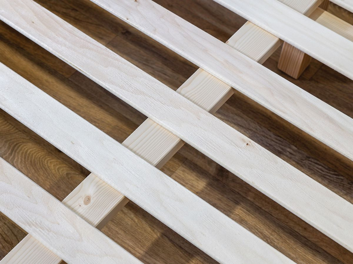 ROMANE bed met lattenbodem van massief fluweel