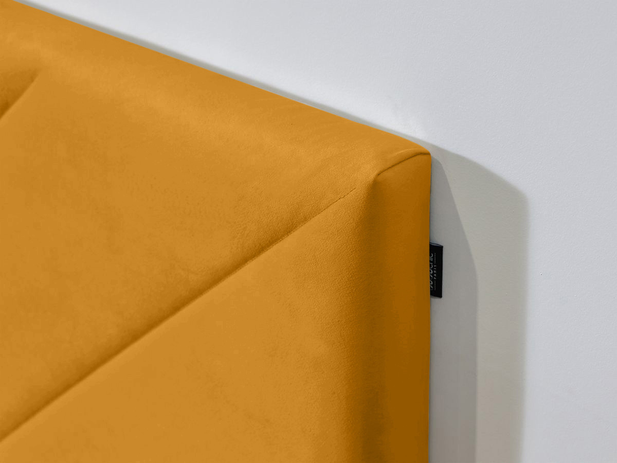 ROMANE bed met lattenbodem van massief fluweel