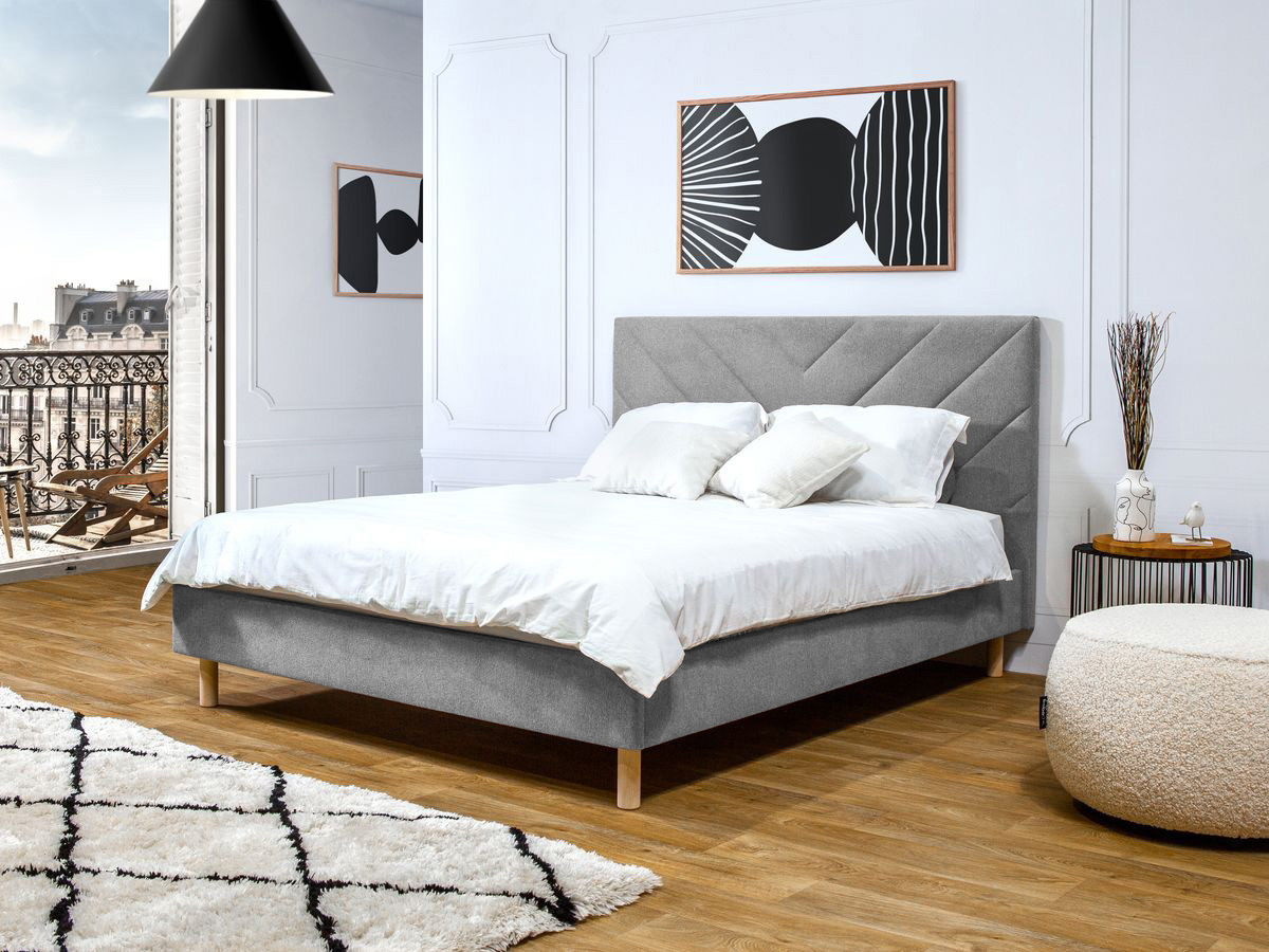 ROMANE bed met massieve lattenbodem in structuurstof