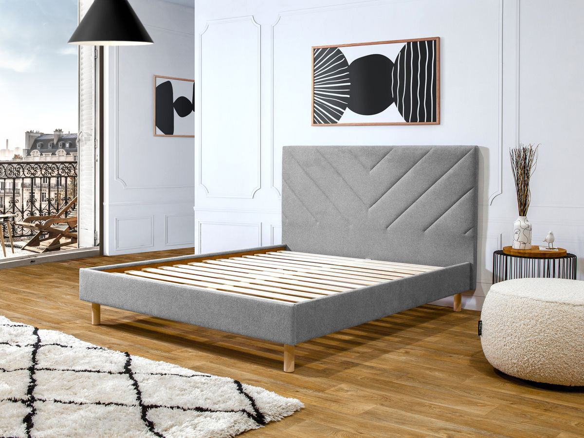 ROMANE bed met massieve lattenbodem in structuurstof