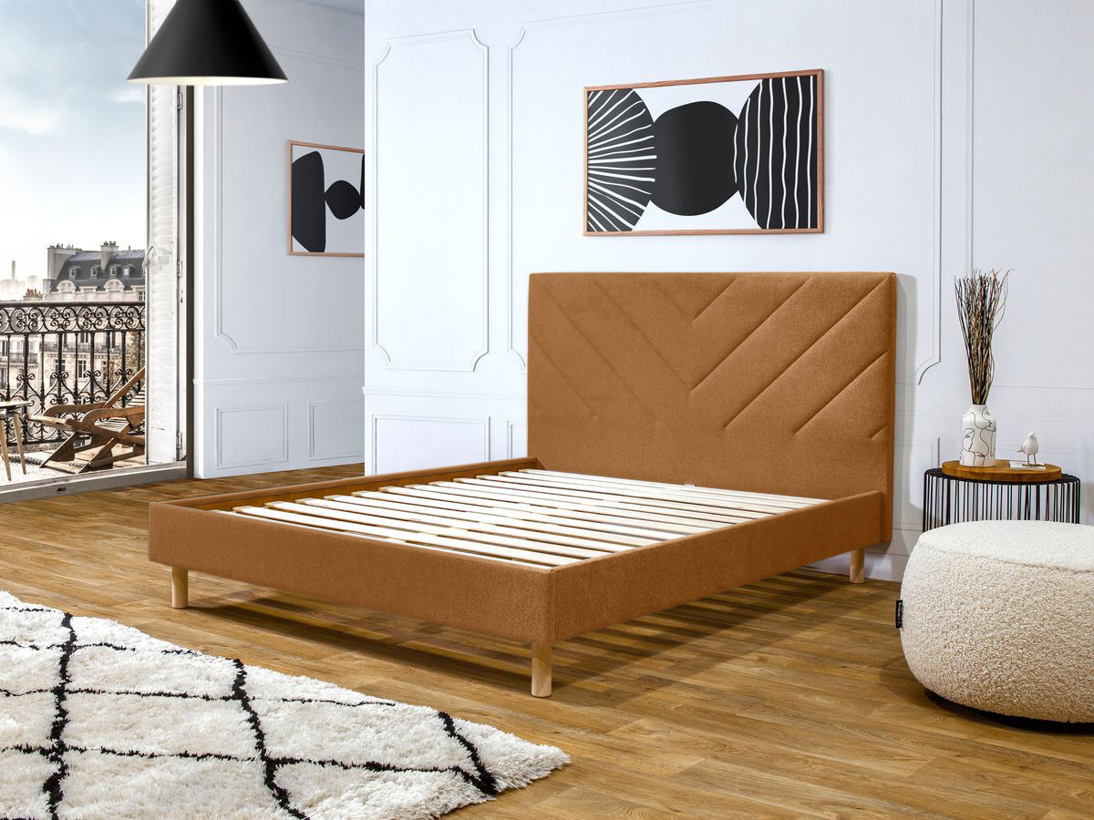 ROMANE bed met massieve lattenbodem in structuurstof