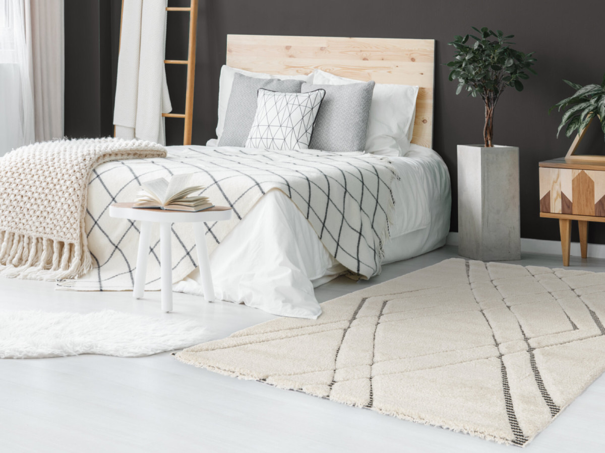 Tapis poils ras LUDO motif graphique beige — vue 5