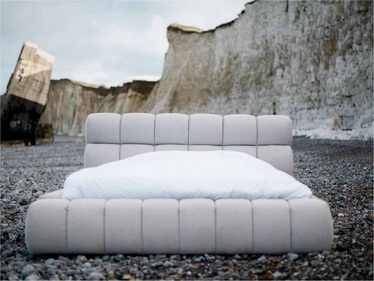 mont-blanc opbergbed in gladde stof gekleurd beige