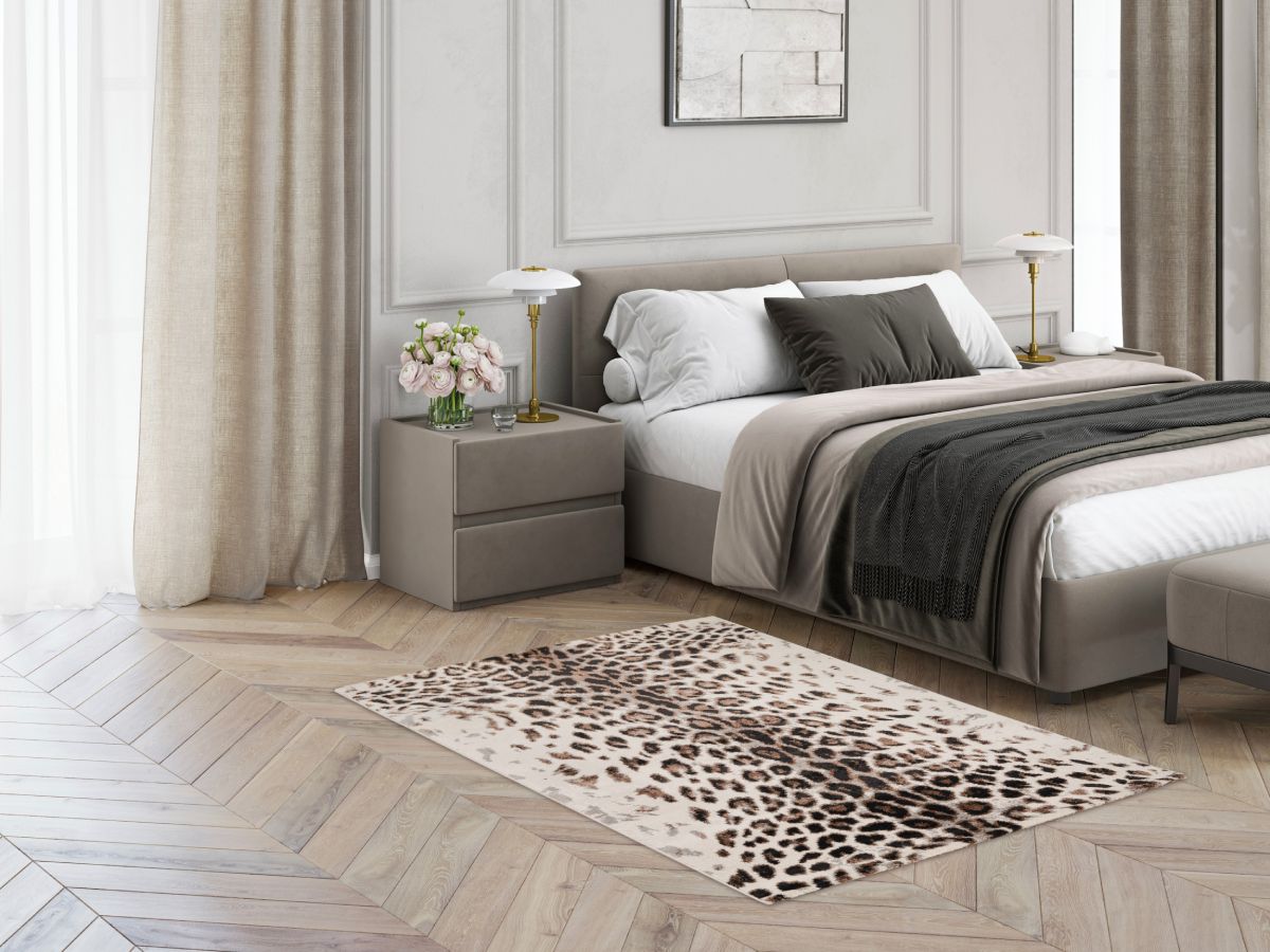 Tapis poils ras MERYL motif léopard