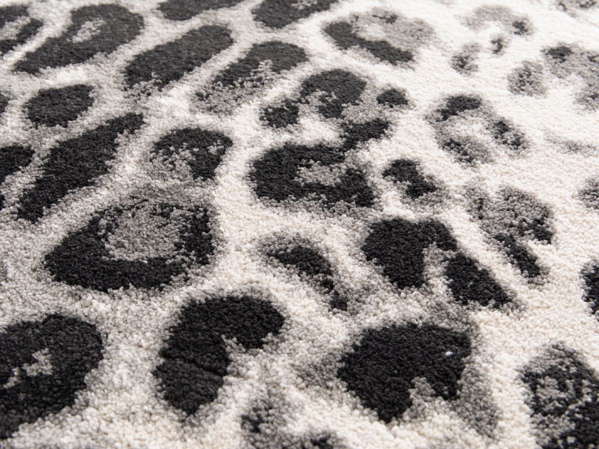 Tapis poils ras MERYL motif léopard imprimé léopard noir — vue 6