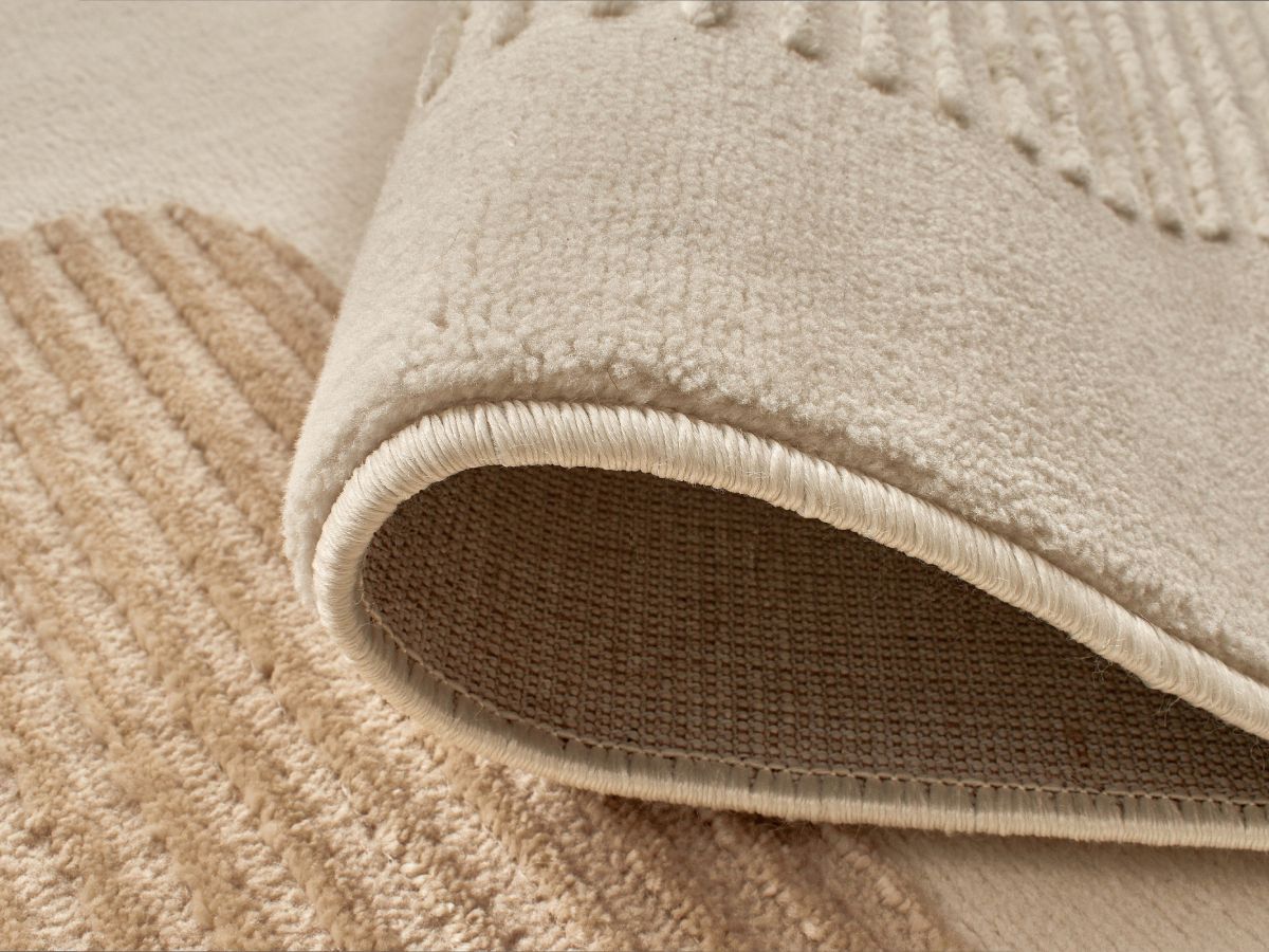 Tapis poils courts NAOMIE motif géometrique