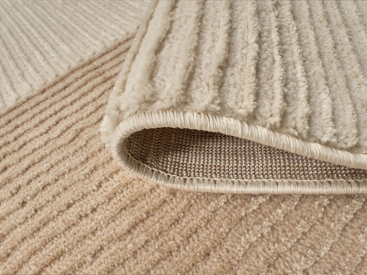 Tapis poils courts ANOUCK motif géometrique