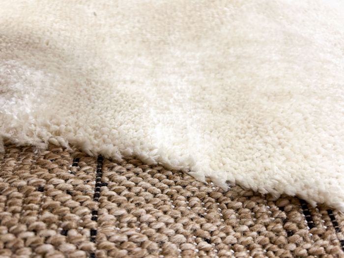 Tapis poils ras BETINA motif abstrait