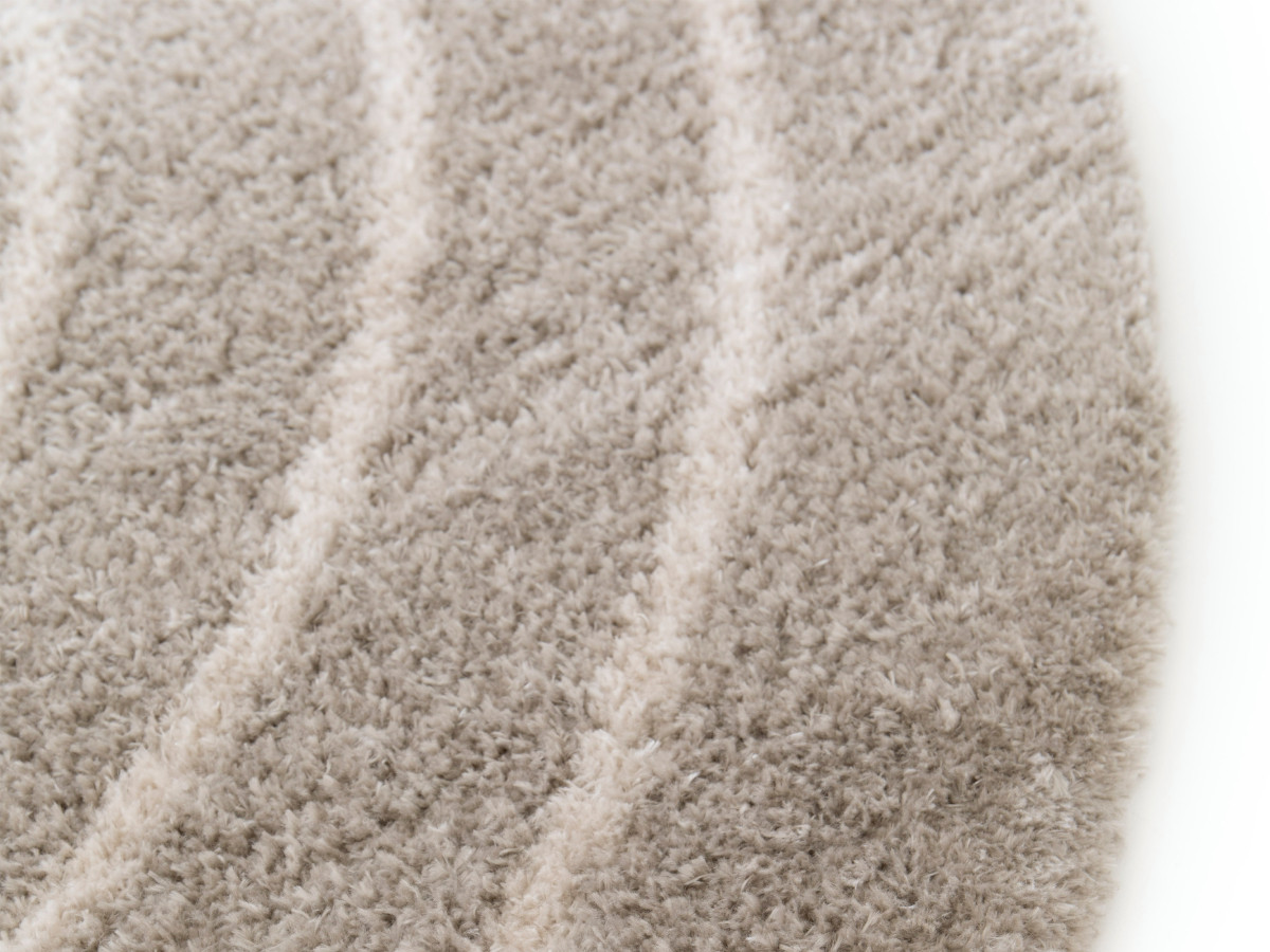 Tapis poils long YUNA motif abstrait taupe — vue 6