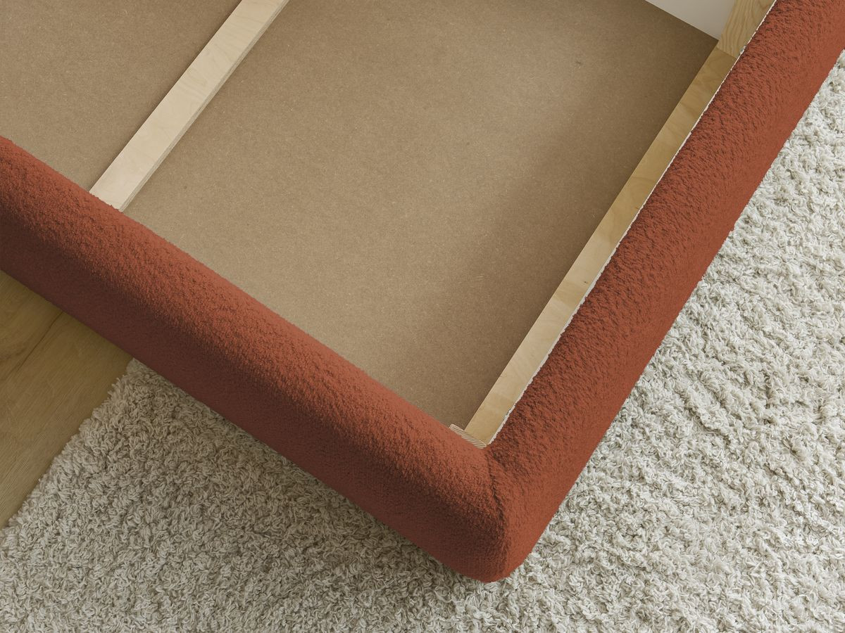 Lit coffre GARANCE avec tête de lit effet oreiller tissu bouclette