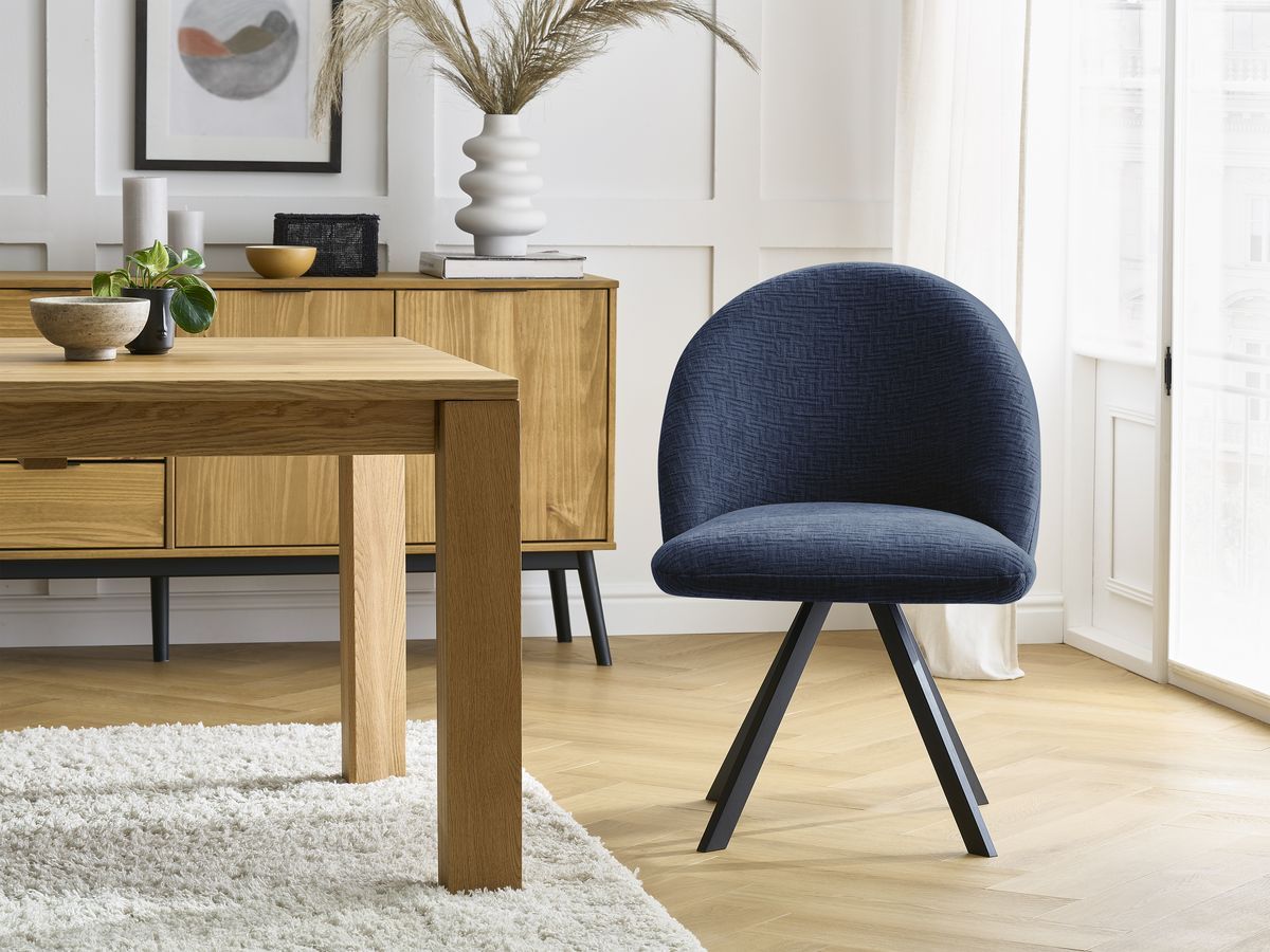 Chaise LALIE texturé et pieds étoile bleu foncé