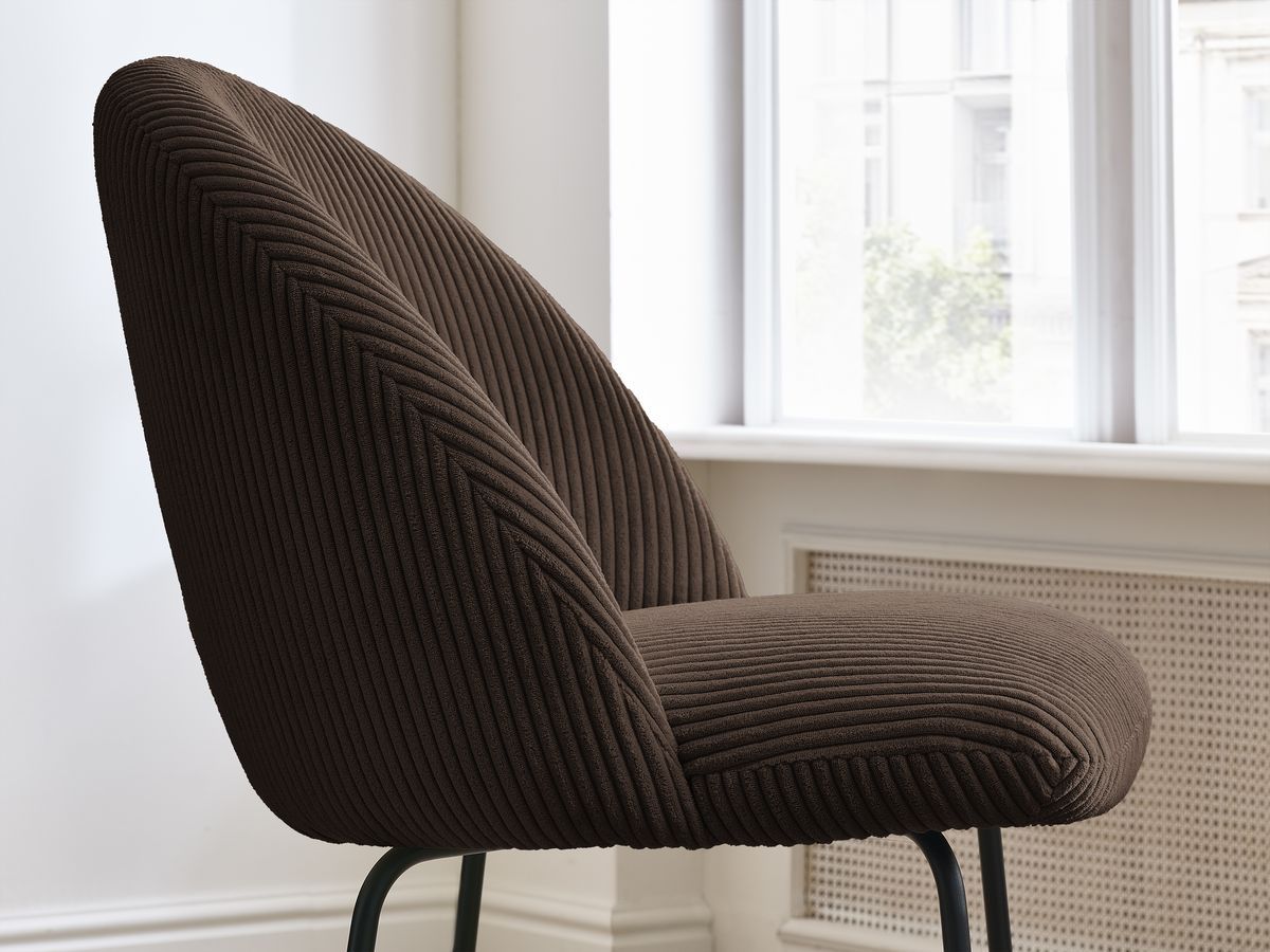Set LALIE-stoelen in corduroystof en zwarte metalen poten