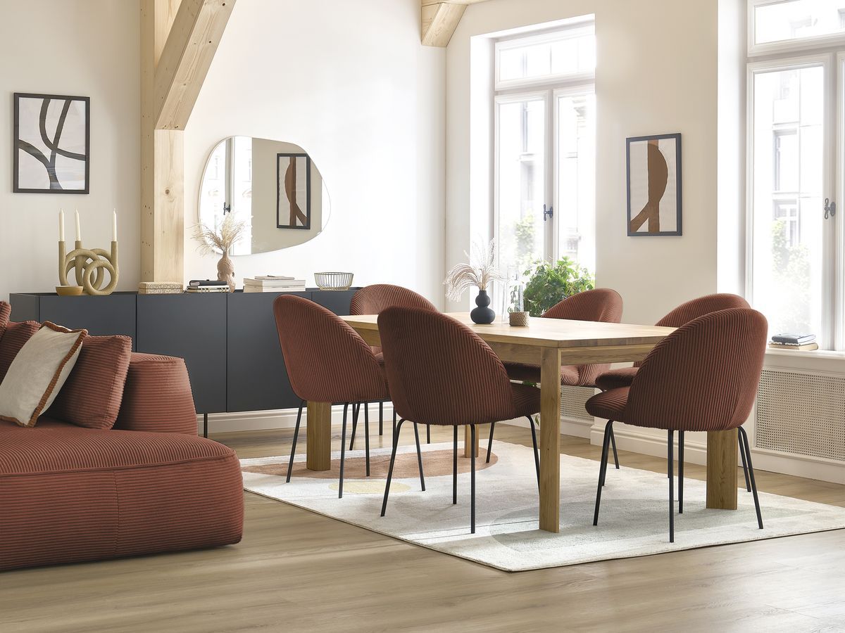 Set LALIE-stoelen in corduroystof en zwarte metalen poten