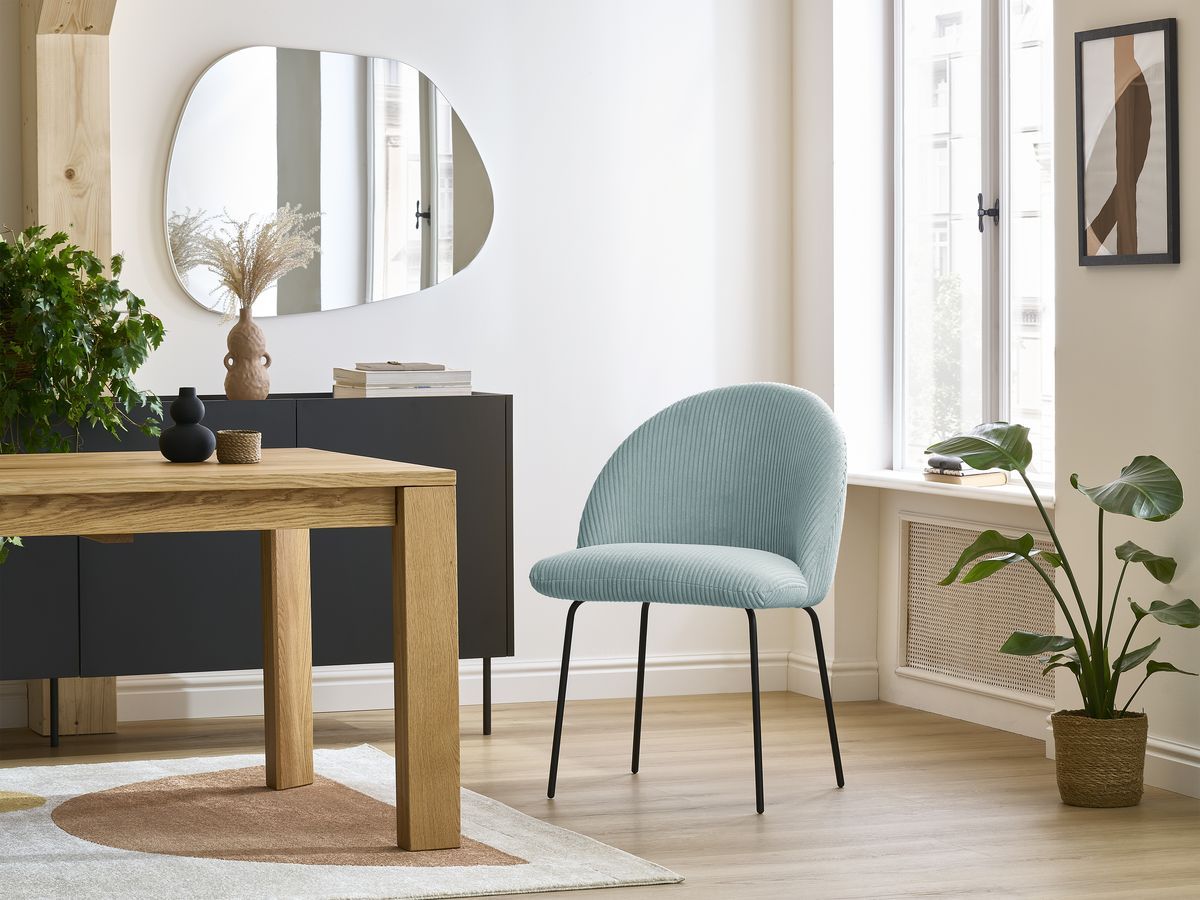 Set LALIE-stoelen in corduroystof en zwarte metalen poten