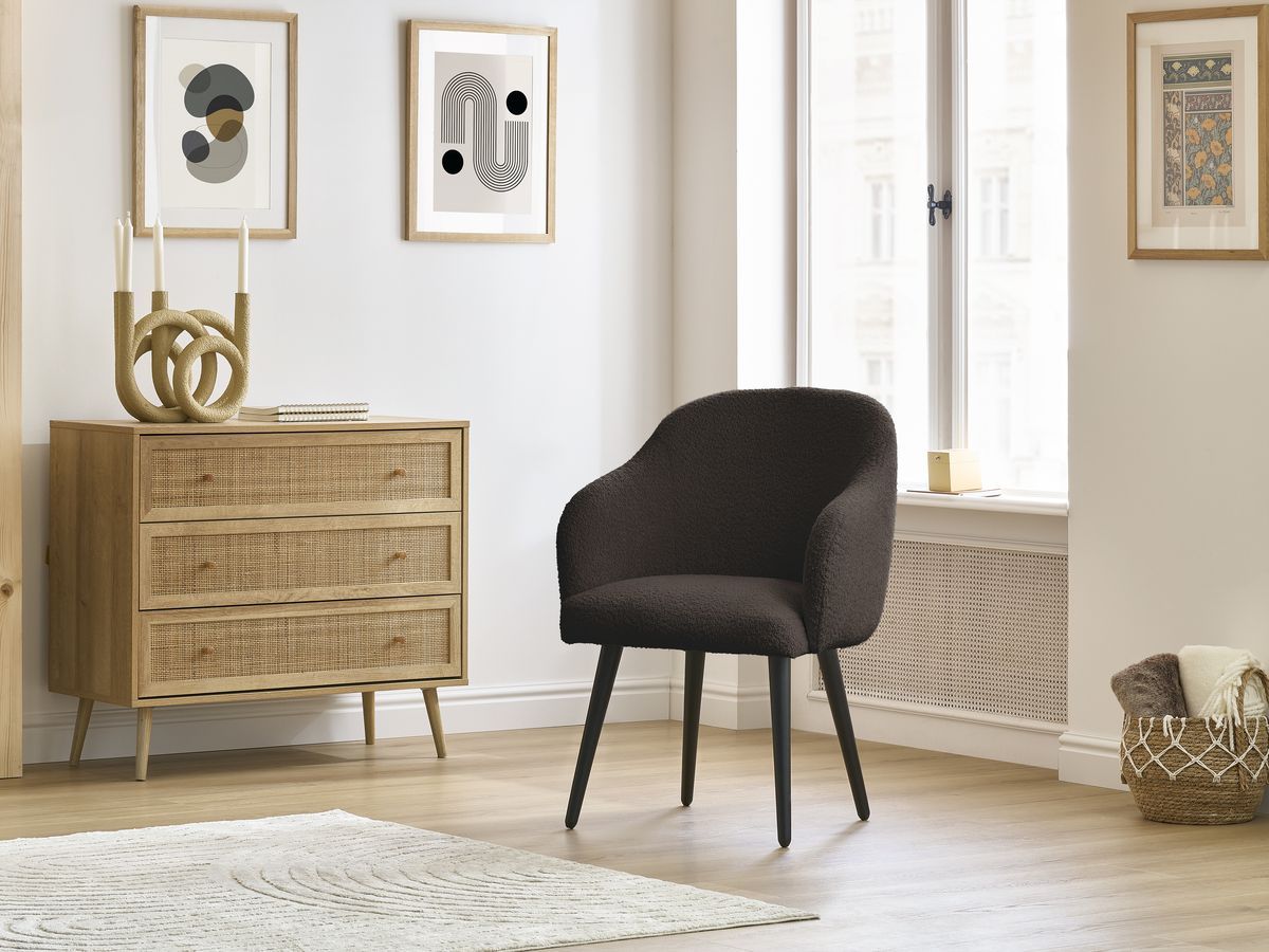 Chaise SOPHIE tissu bouclette et pieds scandinaves noirs