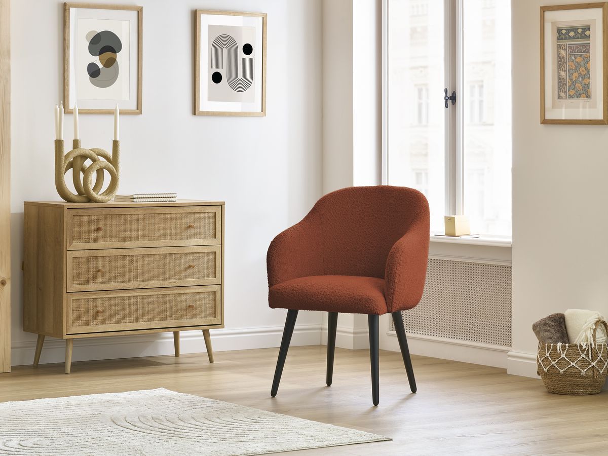 Chaise SOPHIE tissu bouclette et pieds scandinaves noirs