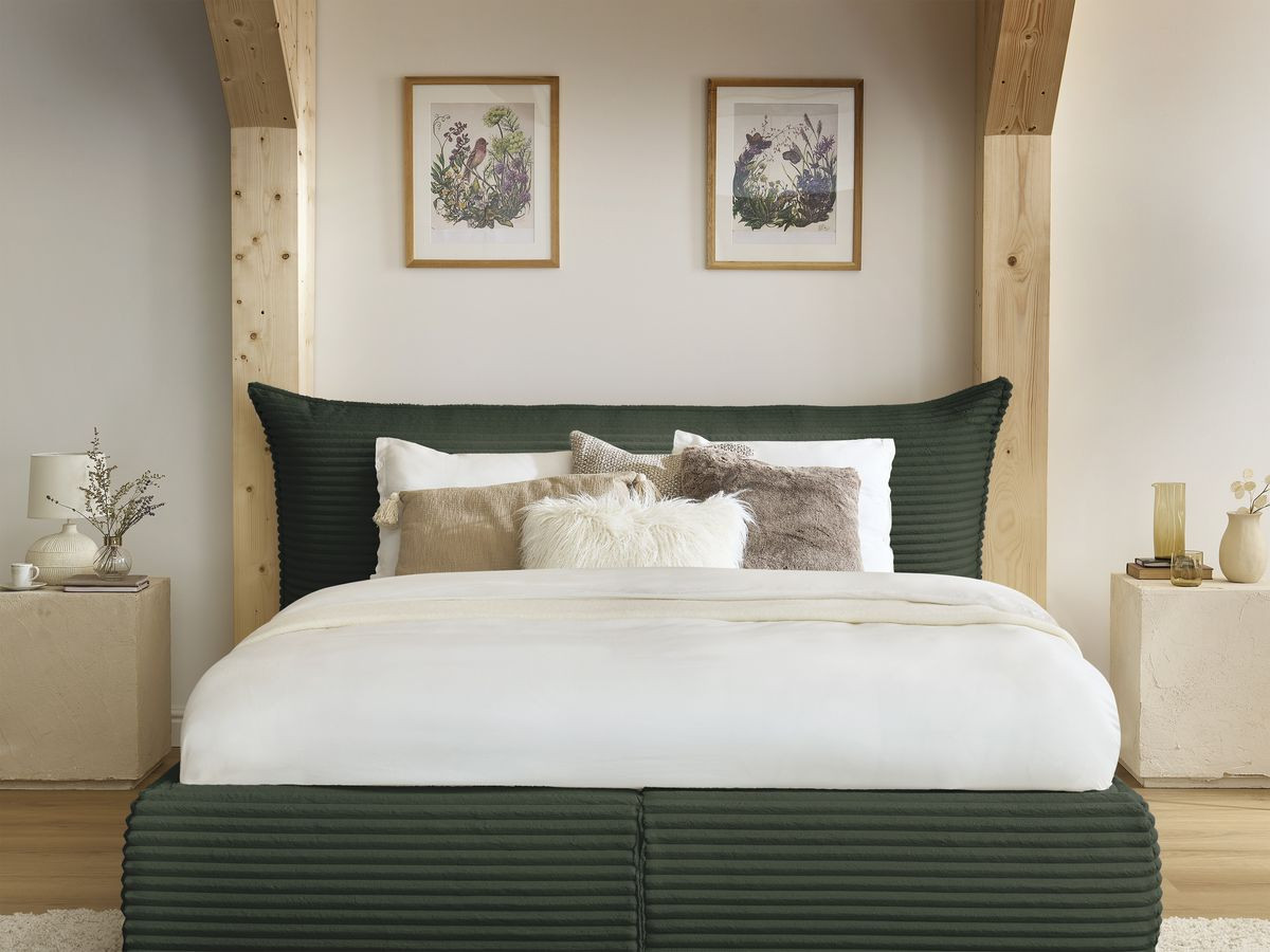 Lit coffre JADE avec tête de lit effet oreiller gros côtelé doux