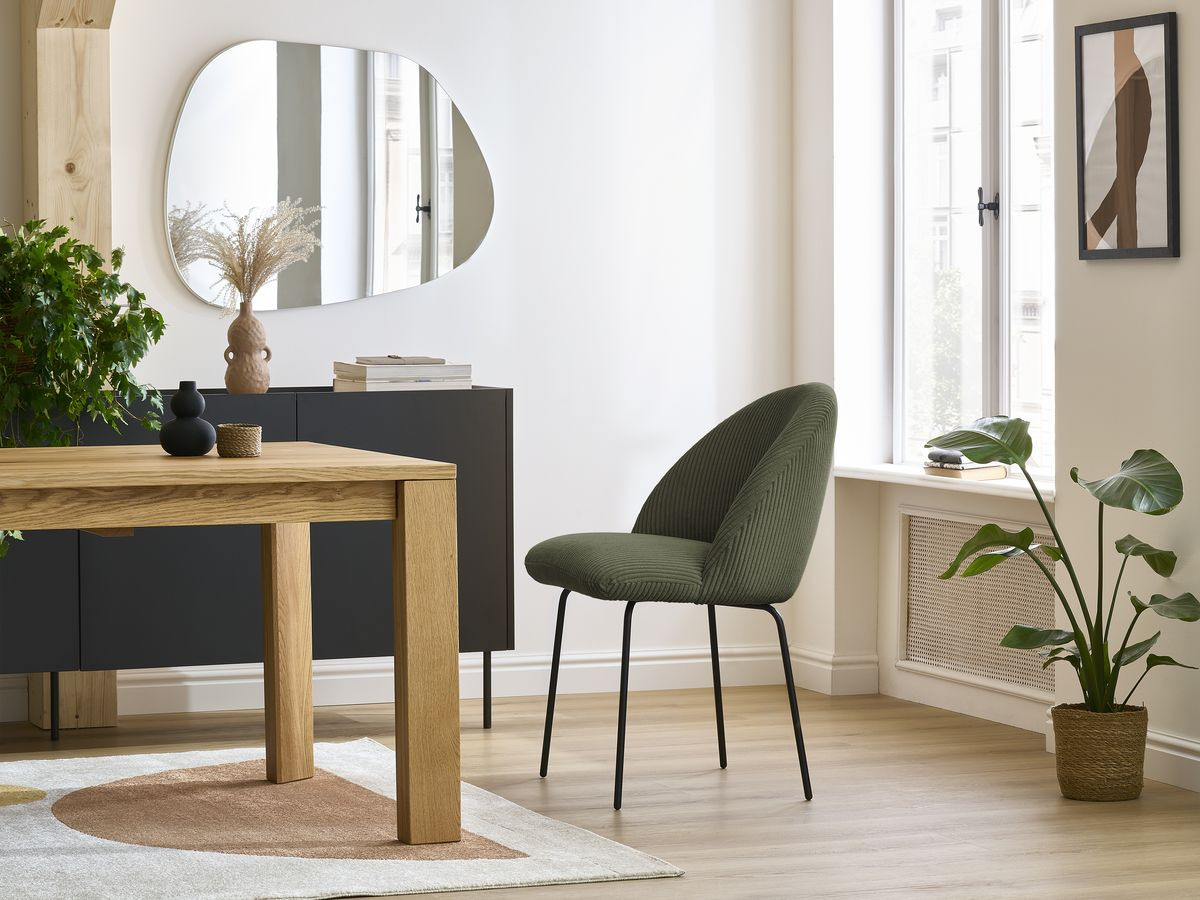 Set LALIE-stoelen in corduroystof en zwarte metalen poten