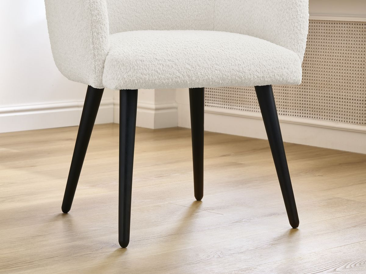 Set SOPHIE stoelen in badstof en zwarte Scandinavische poten