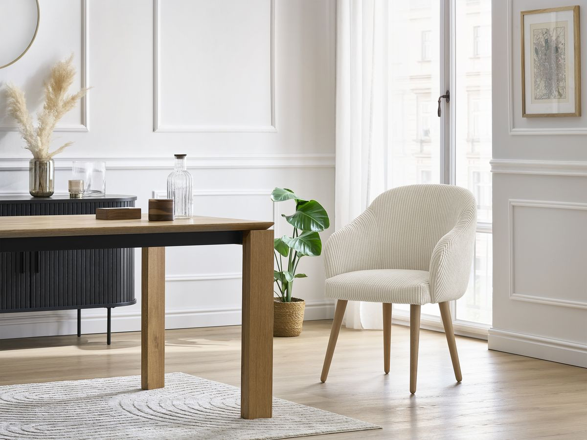 SOPHIE stoel in corduroy stof en Scandinavische houten poten