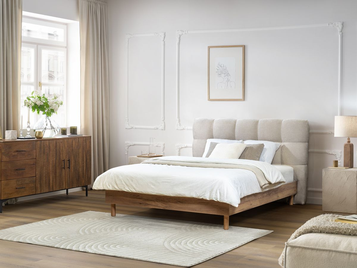 Lit KUMO tissu lisse lattes massives pieds en bois naturel