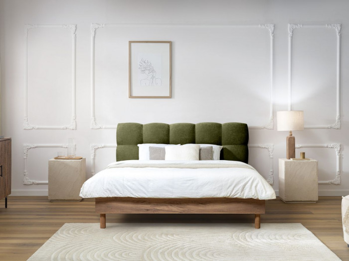 Lit KUMO tissu lisse lattes massives pieds en bois naturel