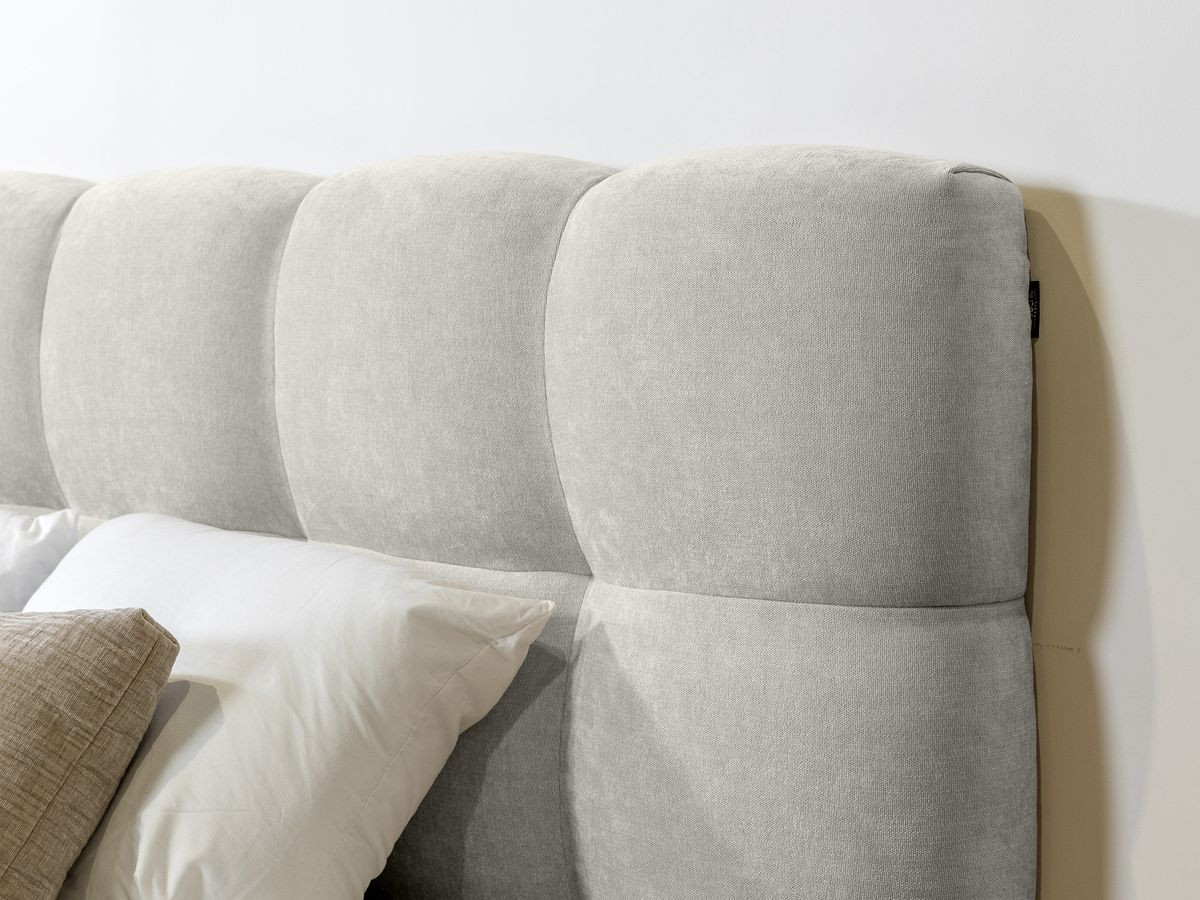 KUMO bed met massieve lattenbodem en poten van natuurlijk hout