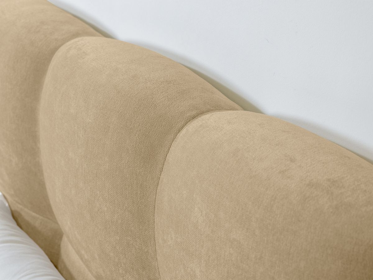 Lit KUMO tissu lisse lattes massives pieds en bois naturel