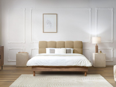 Lit KUMO tissu lisse lattes massives pieds en bois naturel
