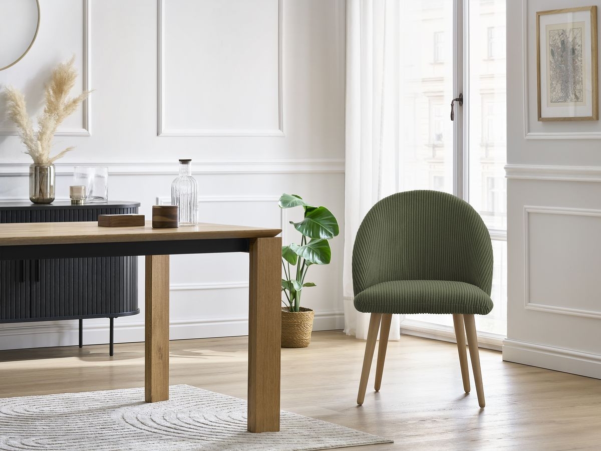 Set LALIE-stoelen in corduroystof en Scandinavische houten poten
