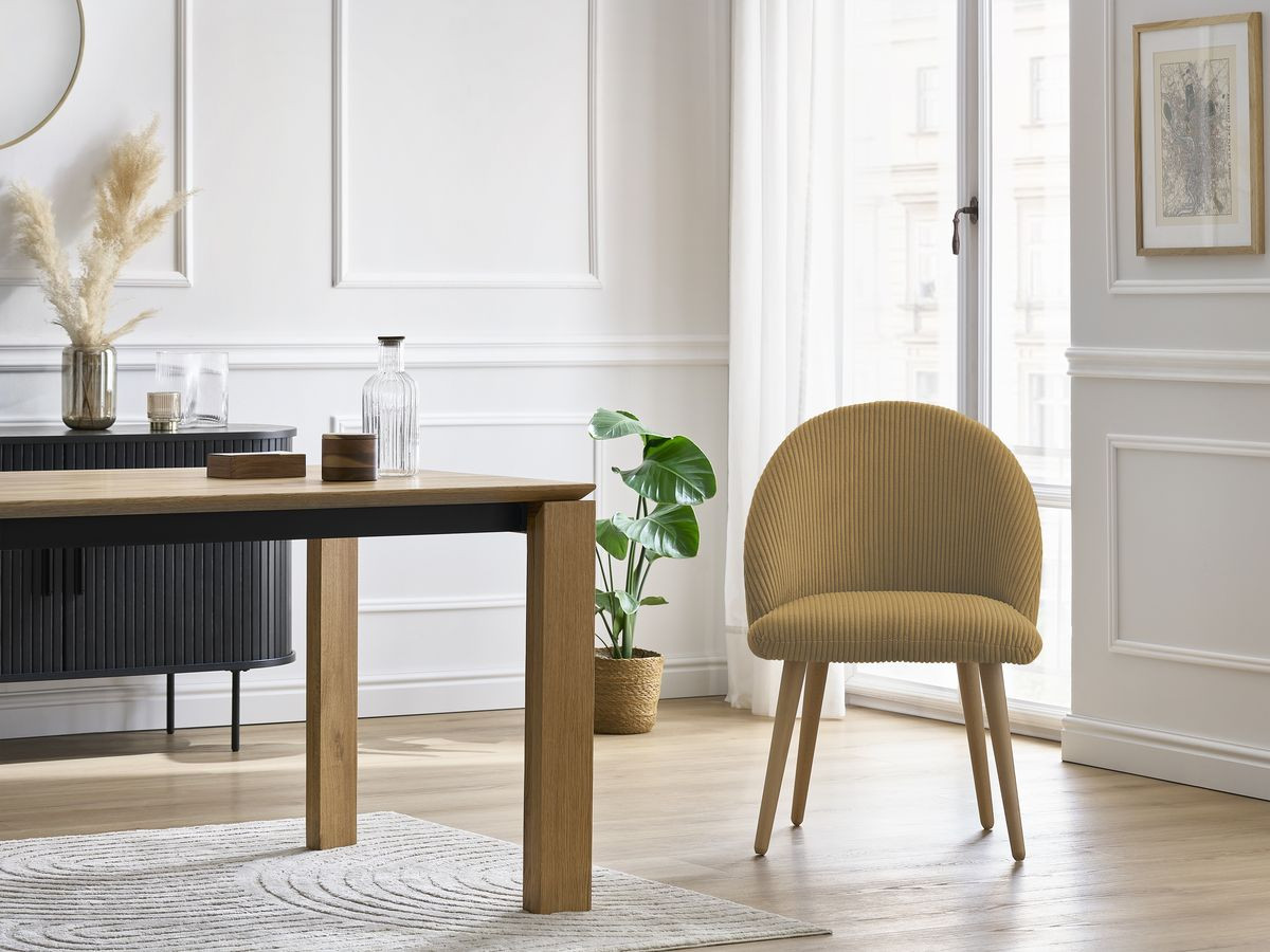 Set LALIE-stoelen in corduroystof en Scandinavische houten poten