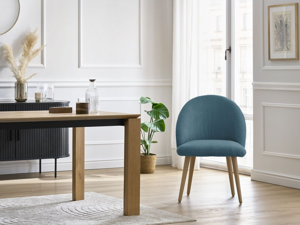 Set LALIE-stoelen in corduroystof en Scandinavische houten poten