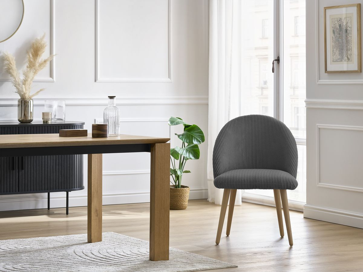 Set LALIE-stoelen in corduroystof en Scandinavische houten poten