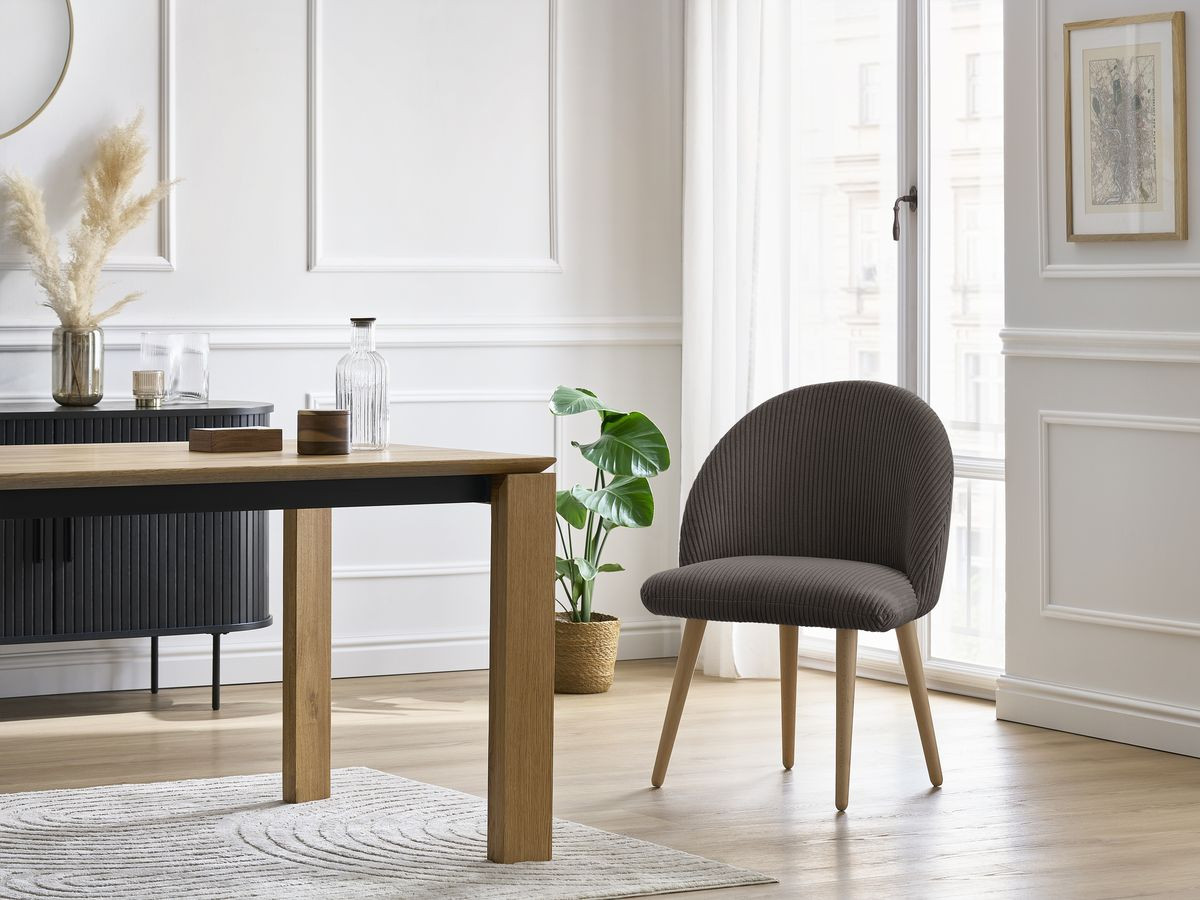 Set LALIE-stoelen in corduroystof en Scandinavische houten poten