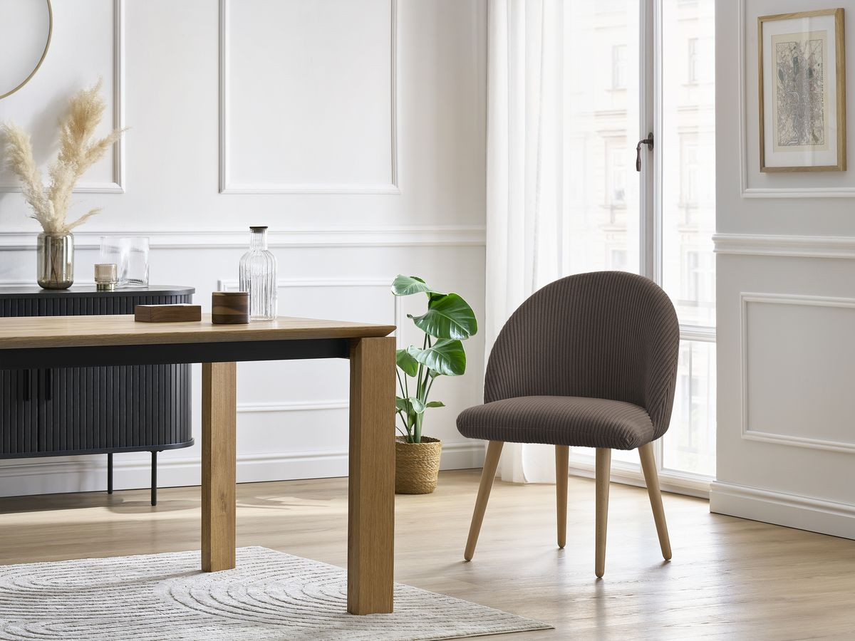 Set LALIE-stoelen in corduroystof en Scandinavische houten poten
