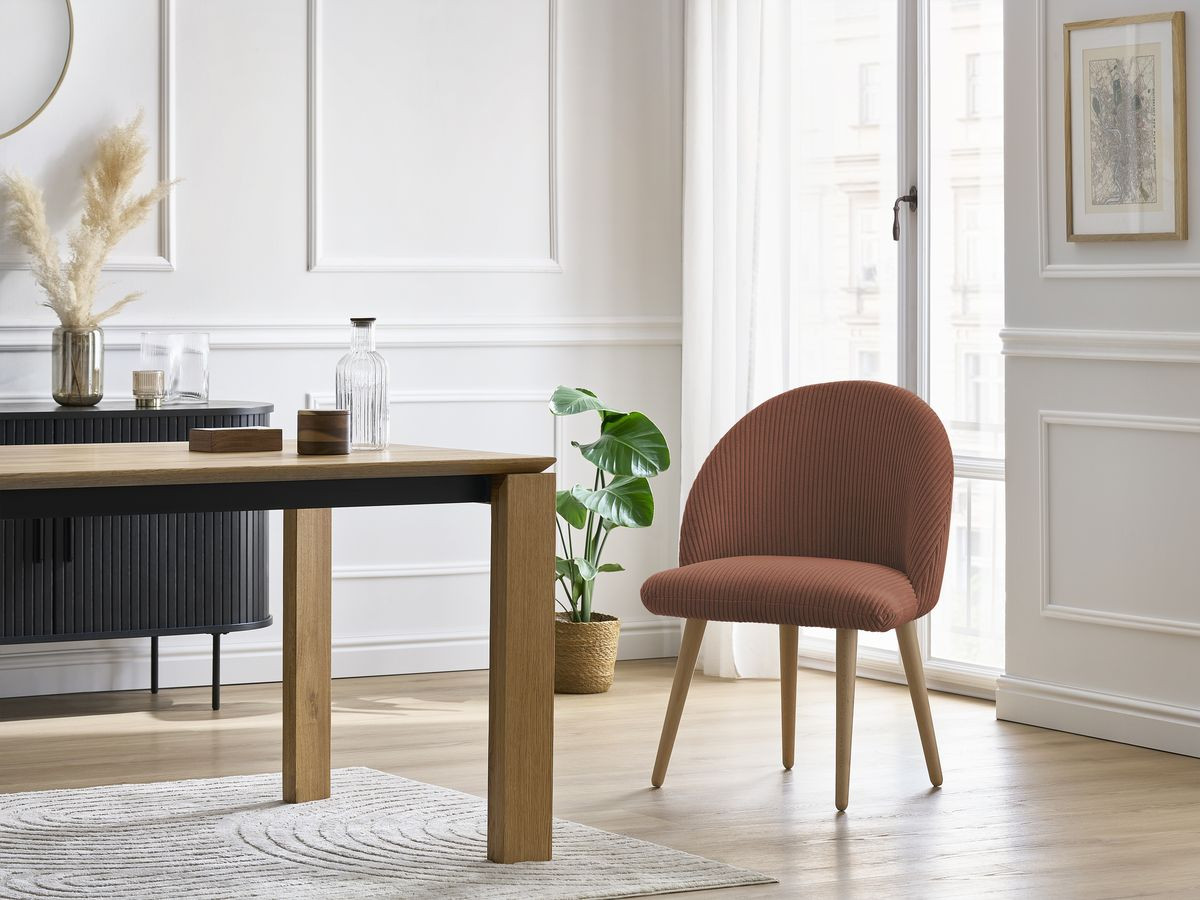 Set LALIE-stoelen in corduroystof en Scandinavische houten poten