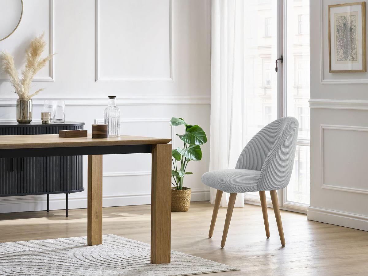 Set LALIE-stoelen in corduroystof en Scandinavische houten poten