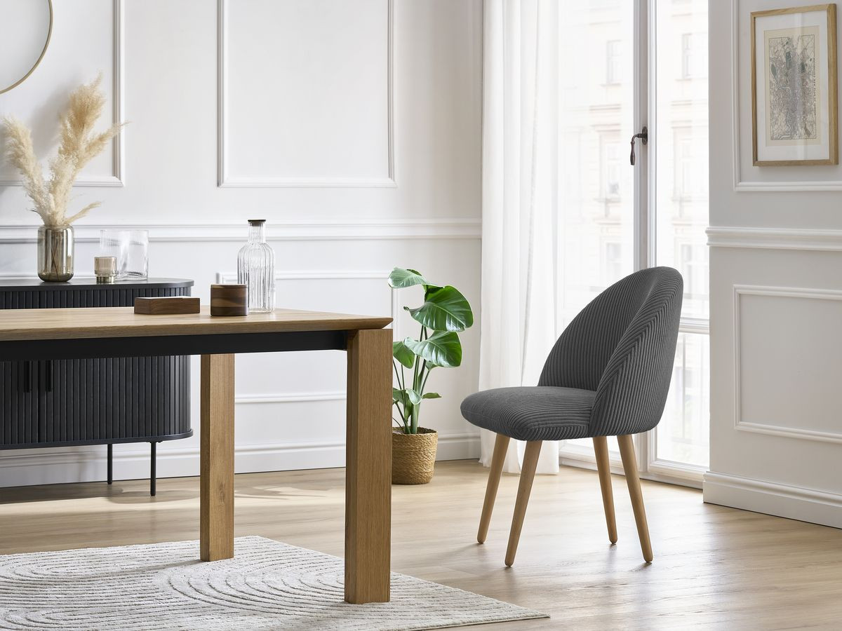 Set LALIE-stoelen in corduroystof en Scandinavische houten poten