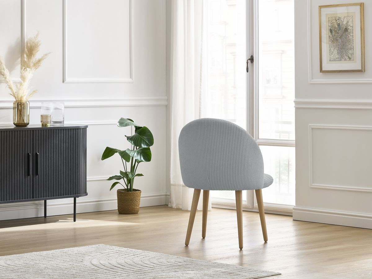 Set LALIE-stoelen in corduroystof en Scandinavische houten poten