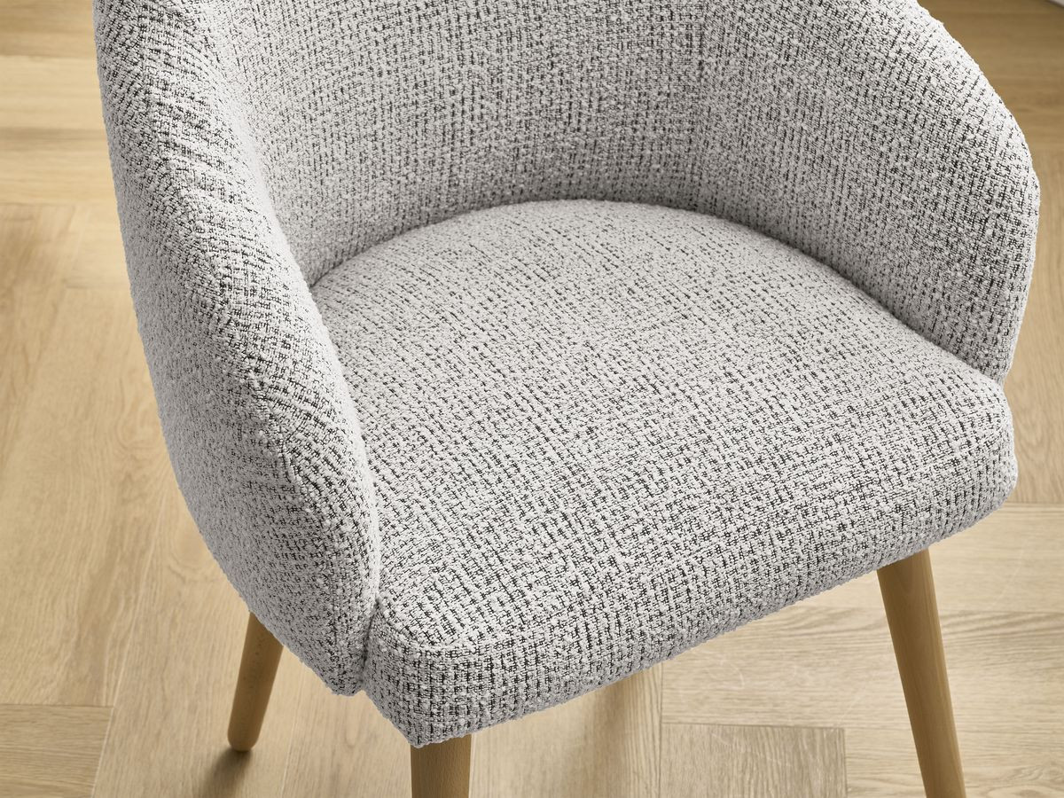 SOPHIE stoel in gevlekte stof en Scandinavische houten poten