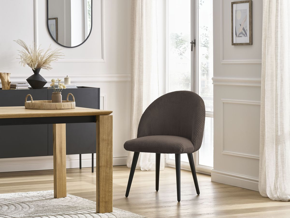 LALIE stoel in corduroy stof en zwarte Scandinavische poten