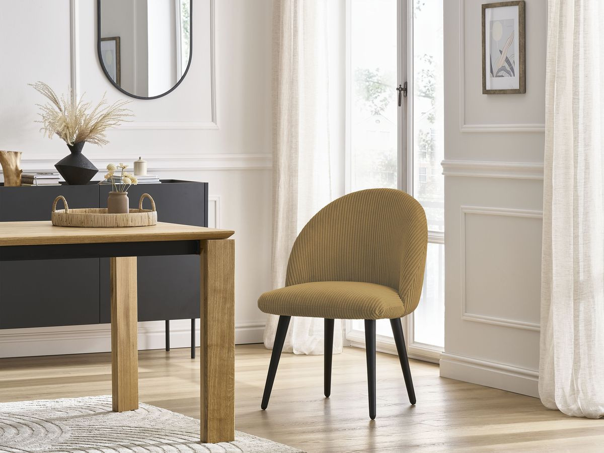 LALIE stoel in corduroy stof en zwarte Scandinavische poten