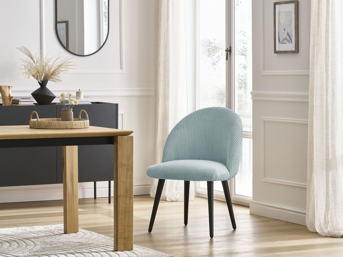 LALIE stoel in corduroy stof en zwarte Scandinavische poten