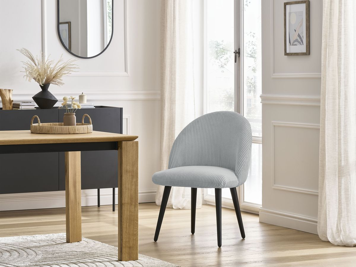LALIE stoel in corduroy stof en zwarte Scandinavische poten