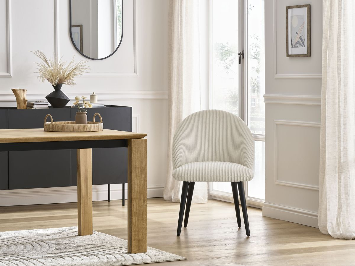 LALIE stoel in corduroy stof en zwarte Scandinavische poten